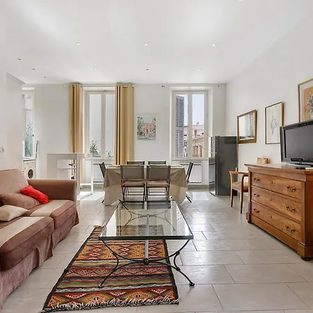 2 Bedroom Center דירה קאן