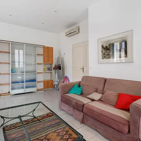 2 Bedroom Center Lejlighed
