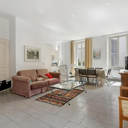 2 Bedroom Center Cannes