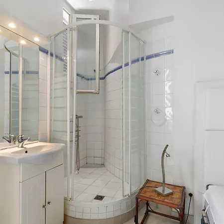 2 Bedroom Center Lejlighed