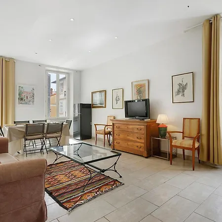 2 Bedroom Center * Cannes