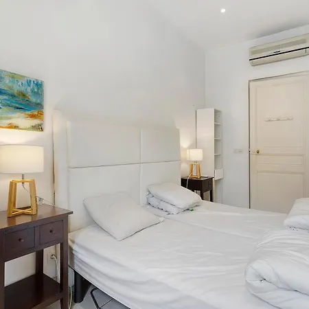 2 Bedroom Center דירה קאן